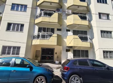 Amplo Apartamento para Locação