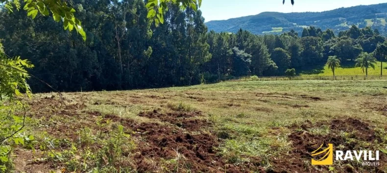 Área Próximo ao Centro de Água Doce!