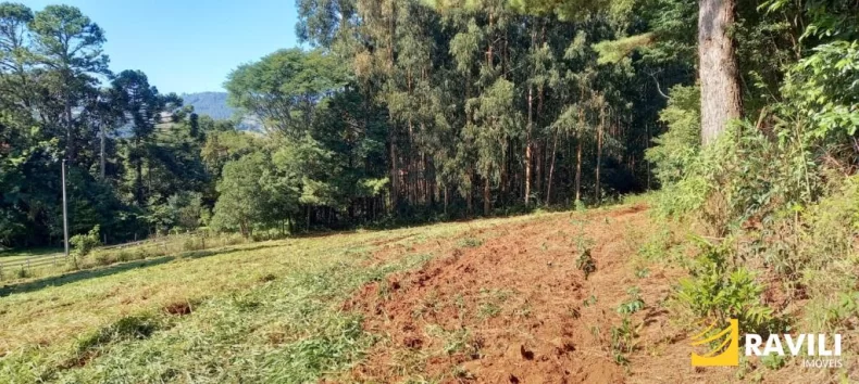 Área Próximo ao Centro de Água Doce!