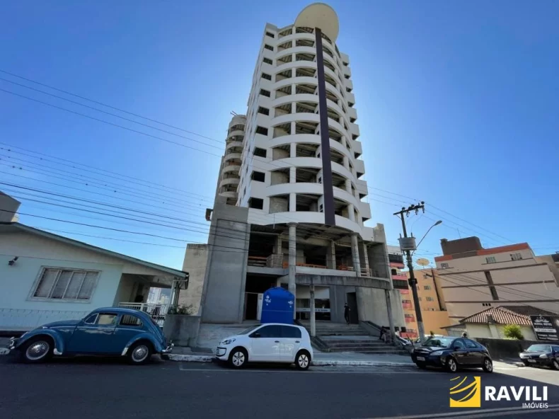 Apartamento na Planta no Ed. Malasia Towers!