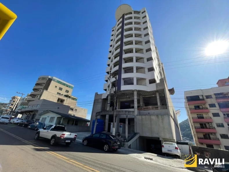 Apartamento na Planta no Ed. Malasia Towers!