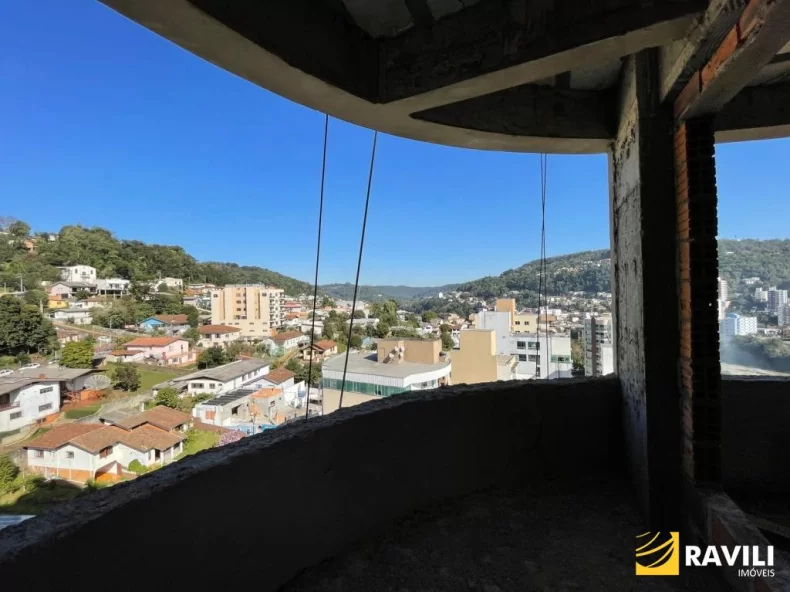 Apartamento na Planta no Ed. Malasia Towers!