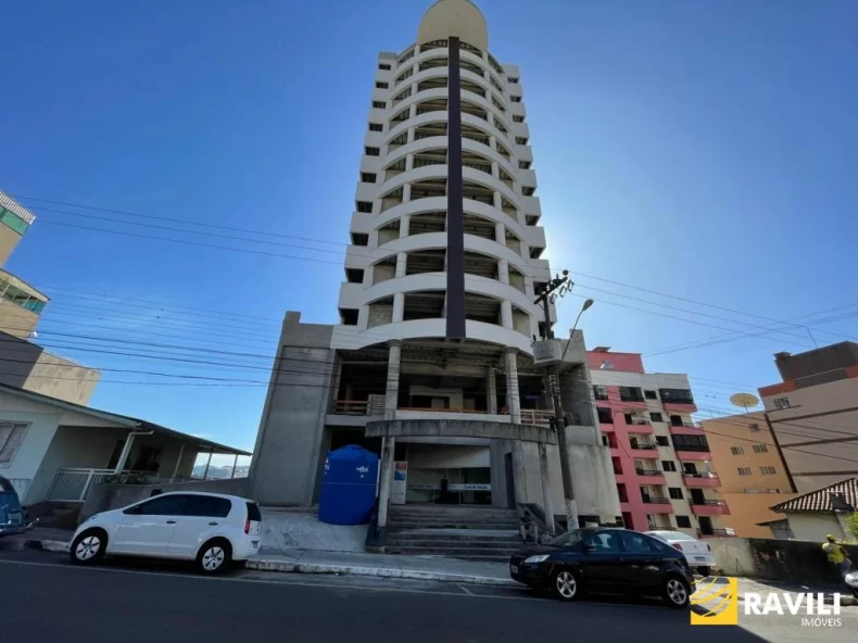 Apartamento na Planta no Ed. Malasia Towers!