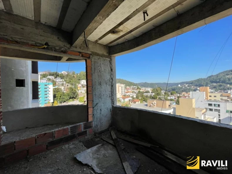 Apartamento na Planta no Ed. Malasia Towers!