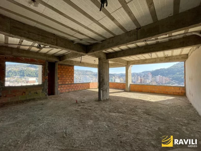 Apartamento na Planta no Ed. Malasia Towers!