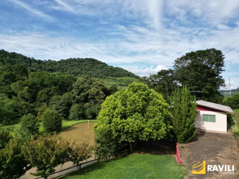 Sitio Encantador à Venda!