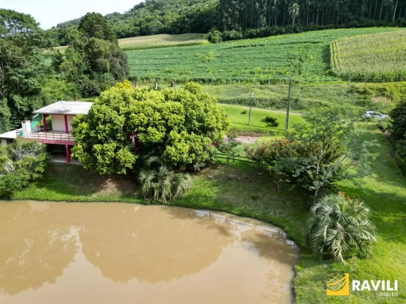 Sitio Encantador à Venda!