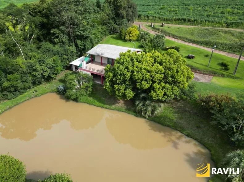 Sitio Encantador à Venda!