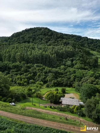 Sitio Encantador à Venda!
