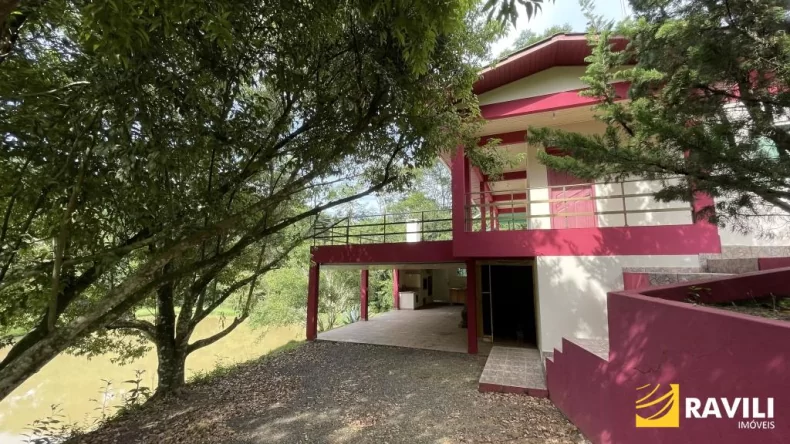 Sitio Encantador à Venda!