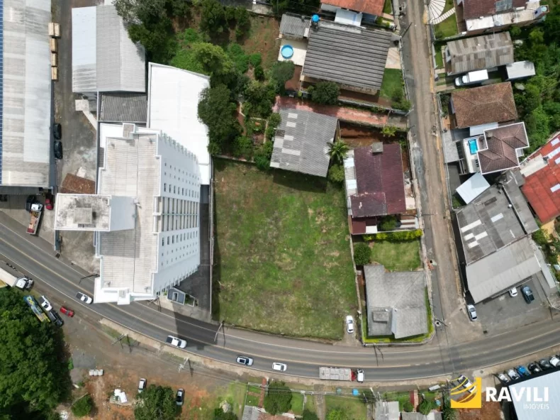 Amplo Terreno à Venda Próximo ao Centro!