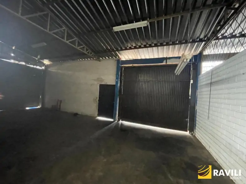 Barração com 500m² e Escritório/Estacionamento 300m² para Locação no Bairro Rupp!