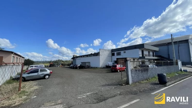 Barração com 500m² e Escritório/Estacionamento 300m² para Locação no Bairro Rupp!