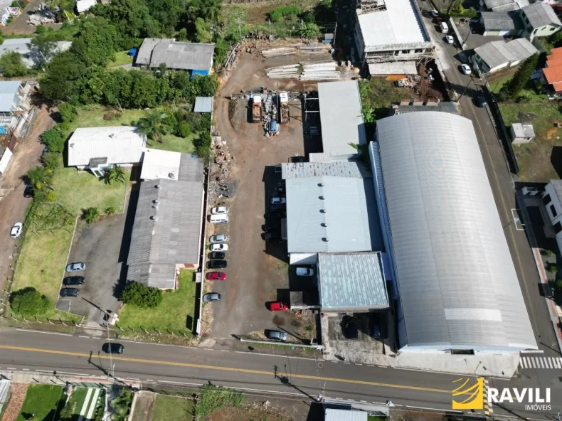 Barração com 500m² e Escritório/Estacionamento 300m² para Locação no Bairro Rupp!