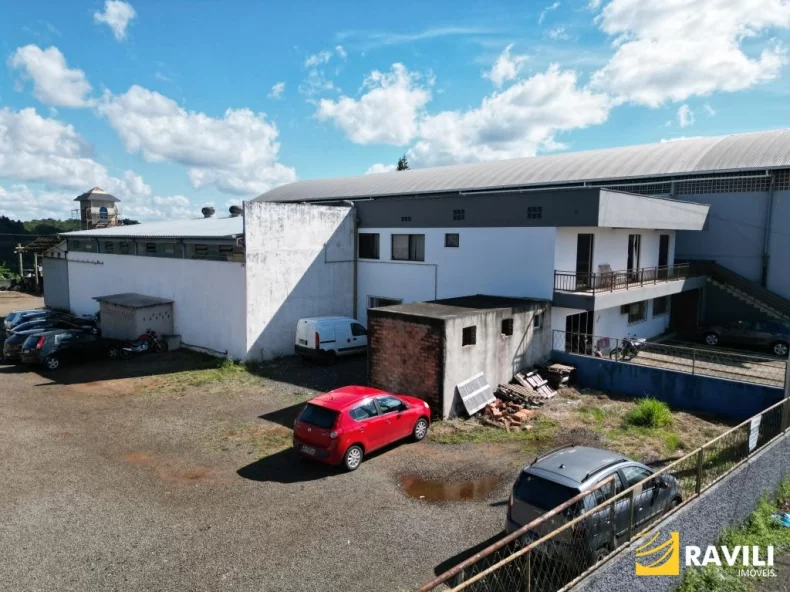 Barração com 500m² e Escritório/Estacionamento 300m² para Locação no Bairro Rupp!