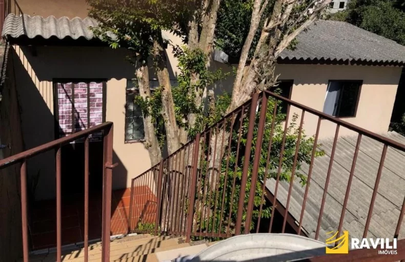 Casa a Venda no Bairro Santo Antônio, com Dois Pavimentos Sendo que a Parte Inferior Comporta uma Locação.