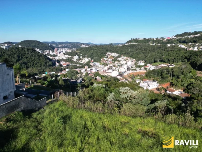 Terreno com 1746 m² no  Jardim Itália. em Joaçaba.