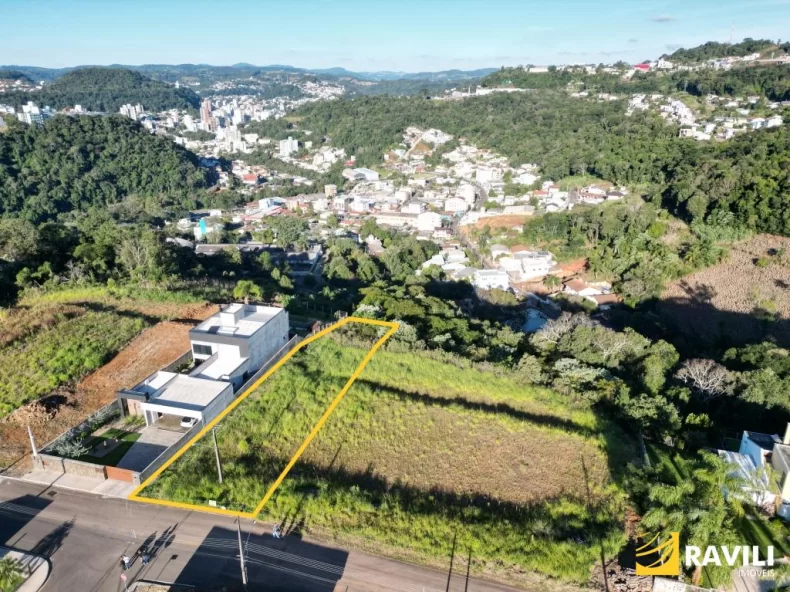 Terreno com 1746 m² no  Jardim Itália. em Joaçaba.