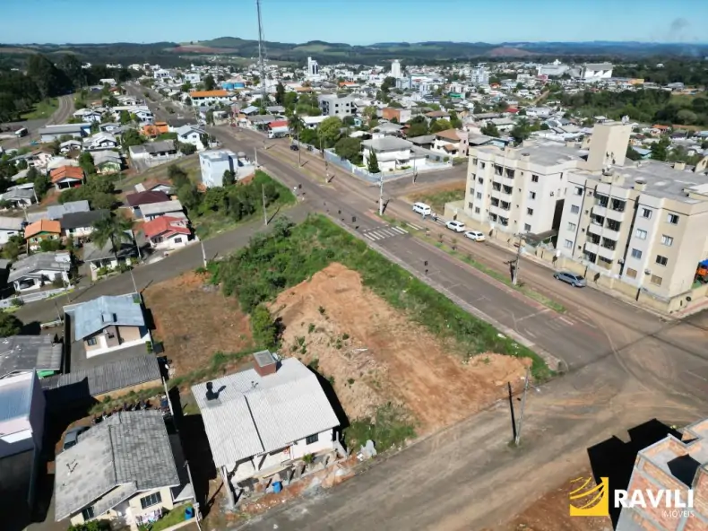 Terreno Amplo com Duas Esquinas em Catanduvas, para Investimento!