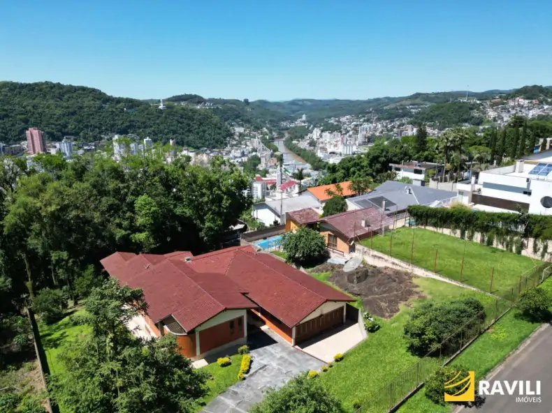 Casa Incrível com 469,00 m² de Área Construida e 3.250,00 m² de Terreno!