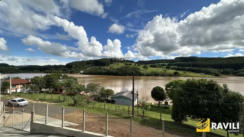  Casa com Terreno ao lado à Venda com Deslumbrante Vista Panorâmica para o Lago, no Alague!