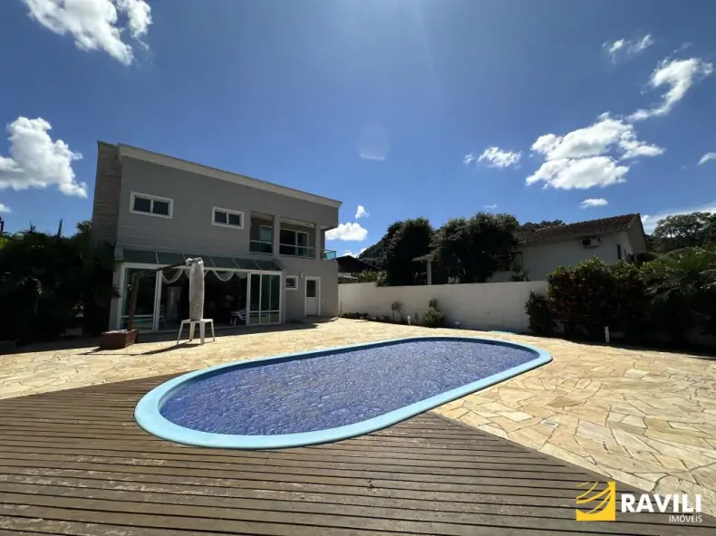 Belíssima Casa em Luzerna à Venda.