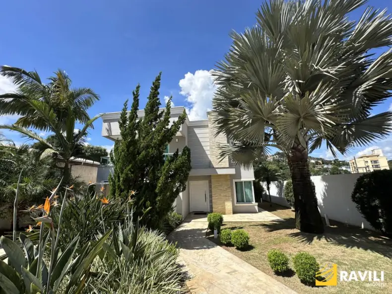 Belíssima Casa em Luzerna à Venda.