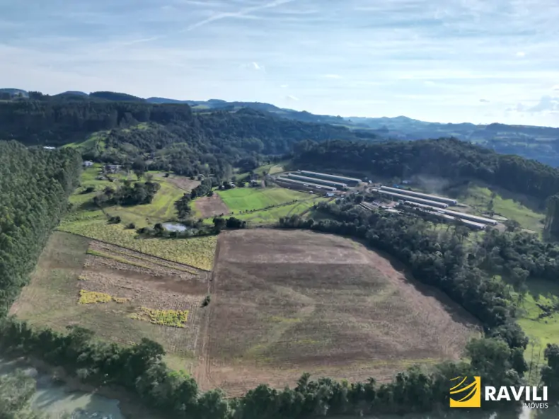 Chácara à Venda em Lacerdópolis-SC.