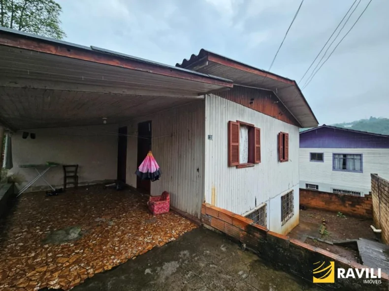  Casa com Duas Moradias Próximo ao Parque de Joaçaba!
