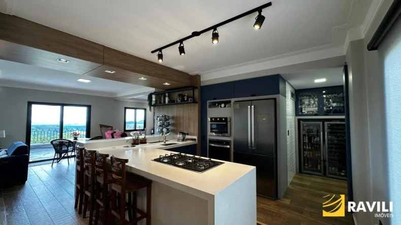 A Casa Greco-Romana: Um Sonho para Quem Busca Tranquilidade e Contato com a Natureza!