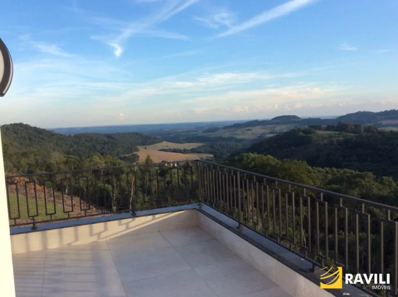 A Casa Greco-Romana: Um Sonho para Quem Busca Tranquilidade e Contato com a Natureza!