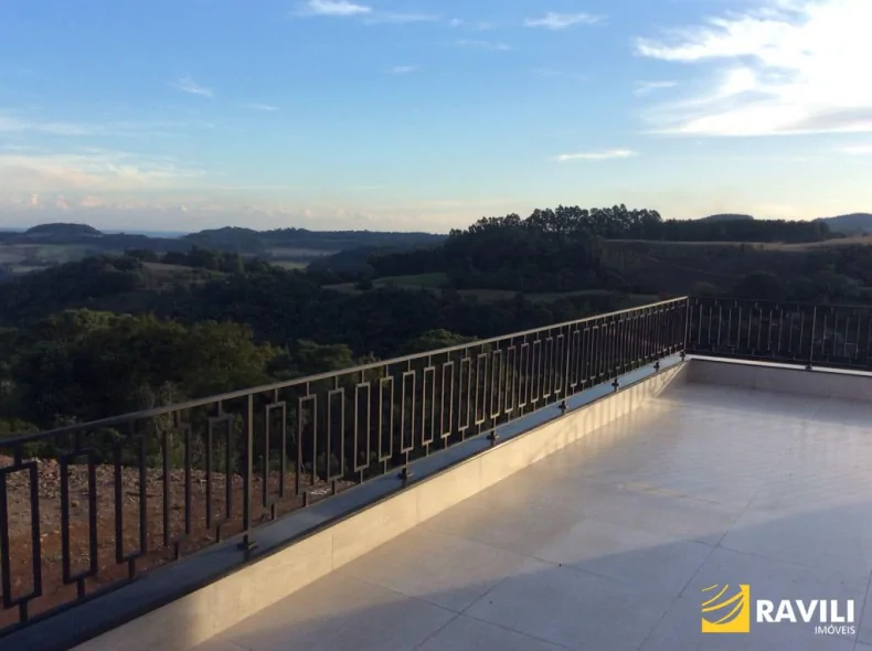 A Casa Greco-Romana: Um Sonho para Quem Busca Tranquilidade e Contato com a Natureza!