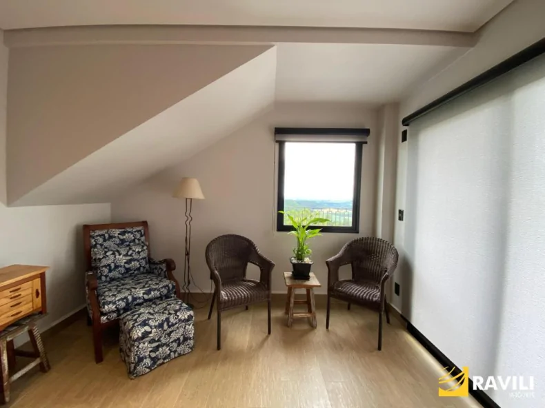 A Casa Greco-Romana: Um Sonho para Quem Busca Tranquilidade e Contato com a Natureza!