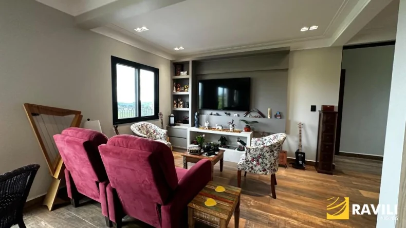 A Casa Greco-Romana: Um Sonho para Quem Busca Tranquilidade e Contato com a Natureza!