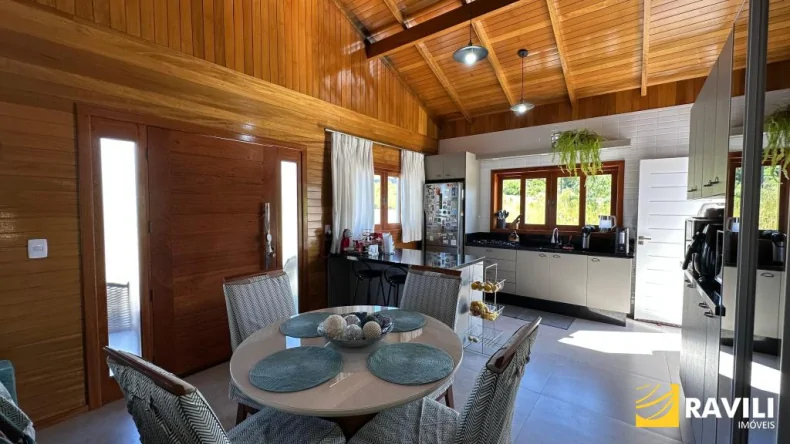 Casa Estilo Vila Rica, Muito Aconchegante, no Lot. Nossa Sra. de Fátima, Conhecido como Pegoraro,em Joaçaba!