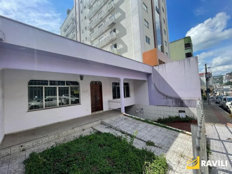 Casa para Venda no Centro de Joaçaba!