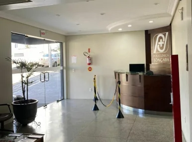 Sala Comercial Policlínica