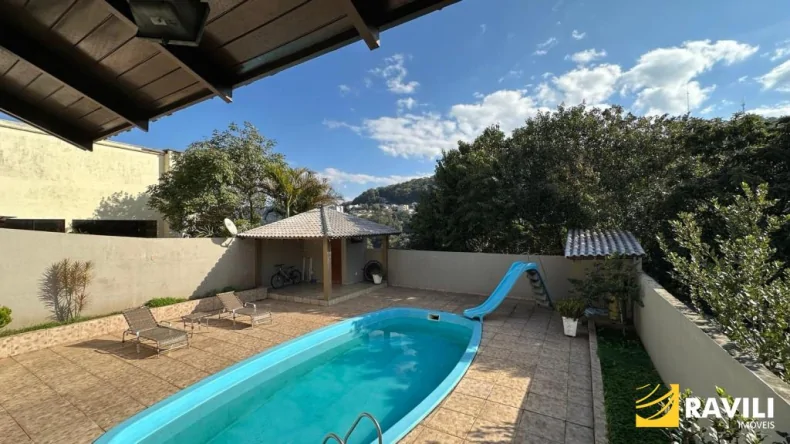 Casa Alto Padrão à Venda em Herval d'Oeste! 