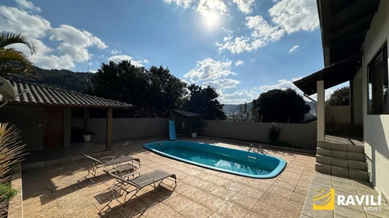 Casa Alto Padrão à Venda em Herval d'Oeste! 