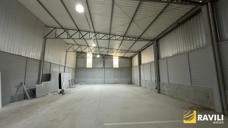 Barração para Locação com 250 m² na Br-282!