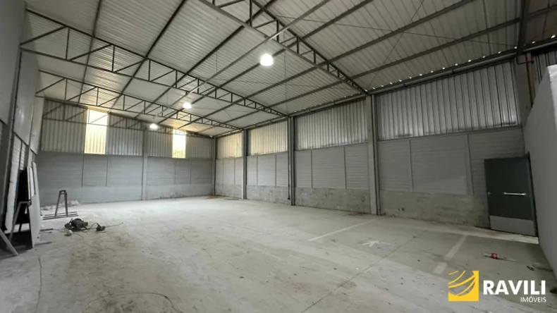 Barração para Locação com 250 m² na Br-282!