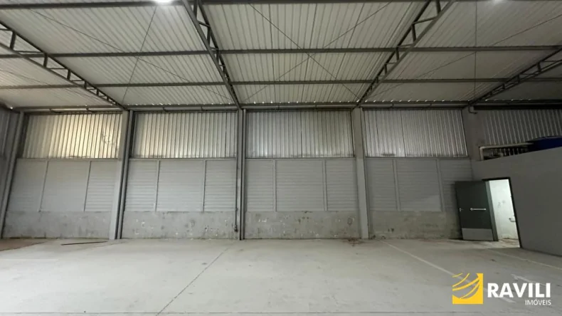 Barração para Locação com 250 m² na Br-282!