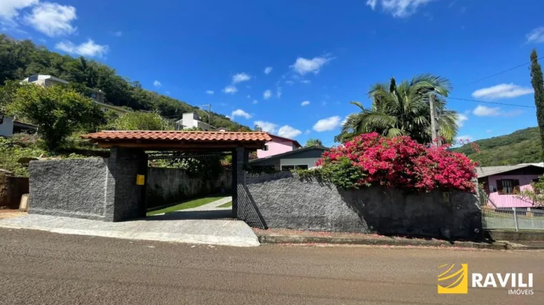 Casa para Venda no bairro Estação Luzerna com Terreno Amplo! 
