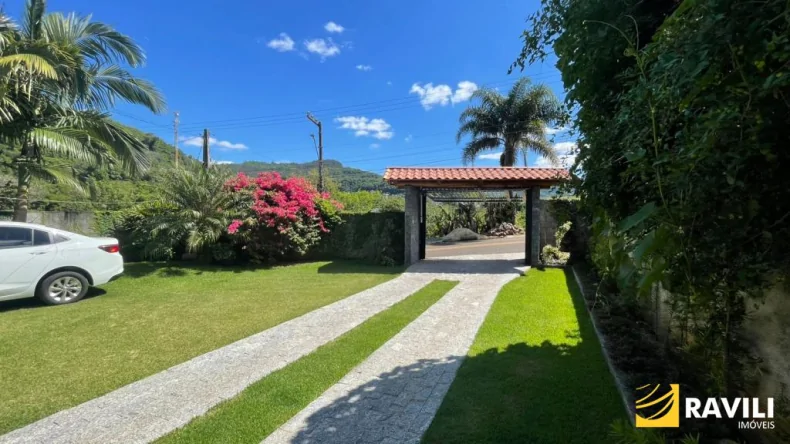 Casa para Venda no bairro Estação Luzerna com Terreno Amplo! 