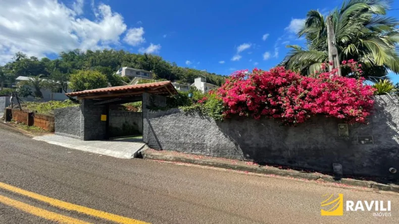 Casa para Venda no bairro Estação Luzerna com Terreno Amplo! 