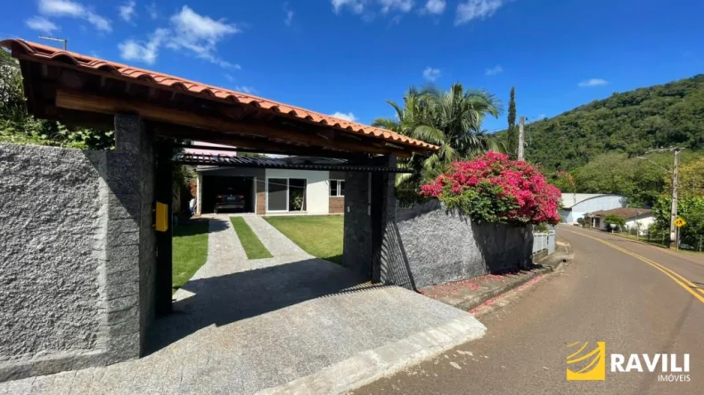 Casa para Venda no bairro Estação Luzerna com Terreno Amplo! 