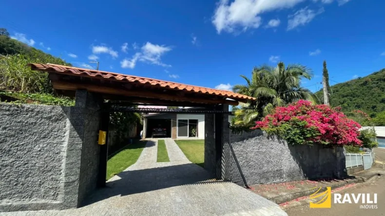 Casa para Venda no bairro Estação Luzerna com Terreno Amplo! 