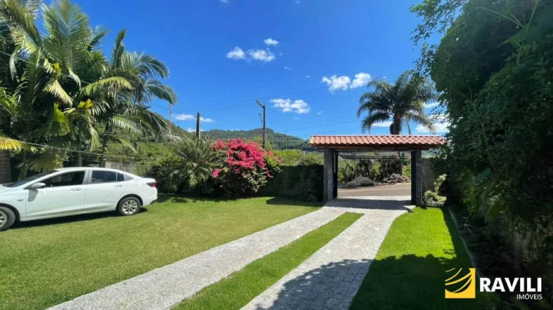 Casa para Venda no bairro Estação Luzerna com Terreno Amplo! 