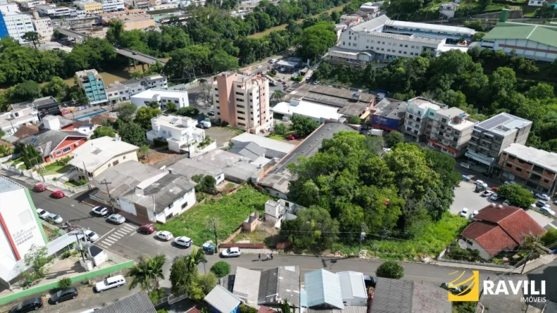 Terreno Bem Localizado à Venda!