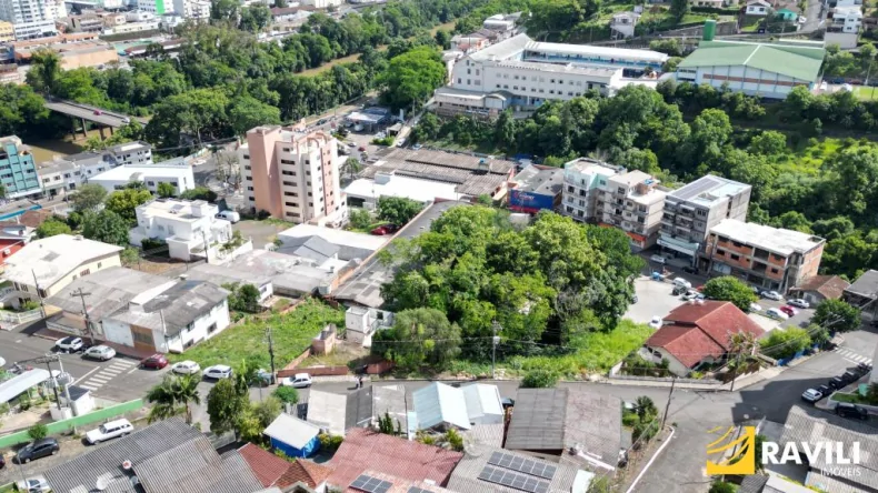 Terreno Bem Localizado à Venda!